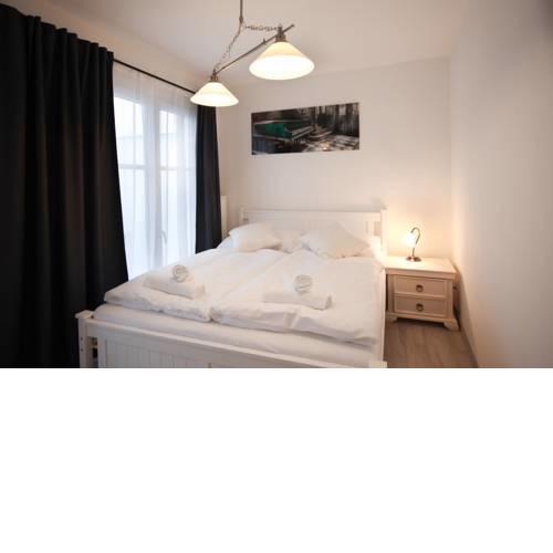 Fresh new studio with outside chillout terrace by easyBNB
