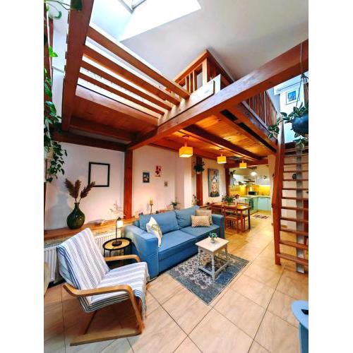 Frida Old Town Apartment with private parking