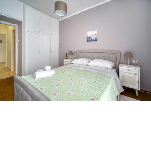 Friendly & Colourful Apt