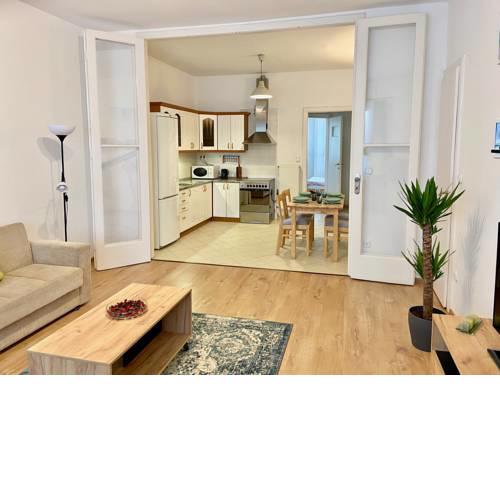 Friendly flat next to the Parliament