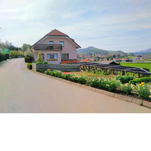 Friendly River View Apartment Ana
