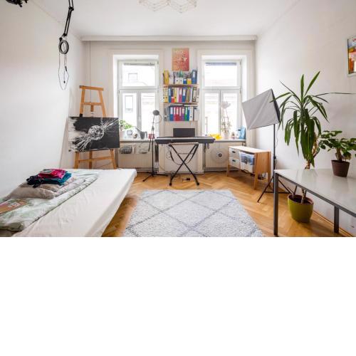 FRO-MEDIA Space - Room 2 - Streetside