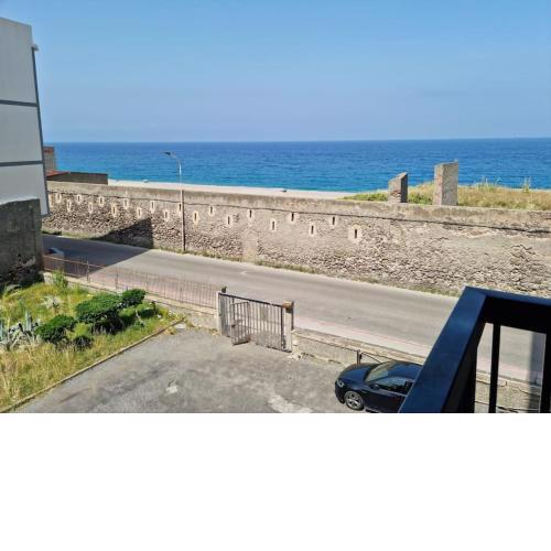 FRONTE MARE, PARCHEGGIO PRIVATO, Wi-Fi, LAVATRICE