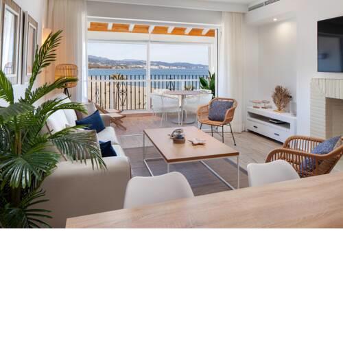 Frontline Beach & Sea Views - 2 Bedrooms - 2 Bathrooms - Puerto Banús Apartment