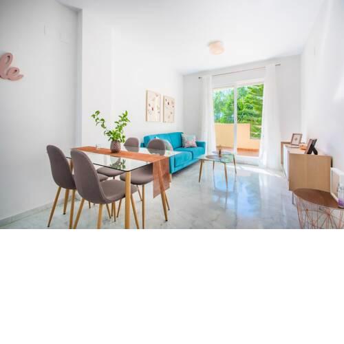 Fuengirola Beach Apartment - Home for your Holiday