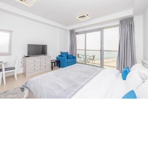 Full Seaview Studio