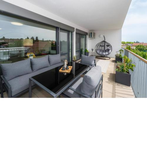 Fully equipped Apartments with Terraces, Free garage parking, Netflix & AC - by Apartmány Šlapanice cz