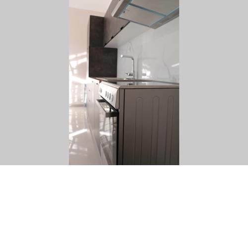 Fully facilitated apartment perfect location! 10min from beach