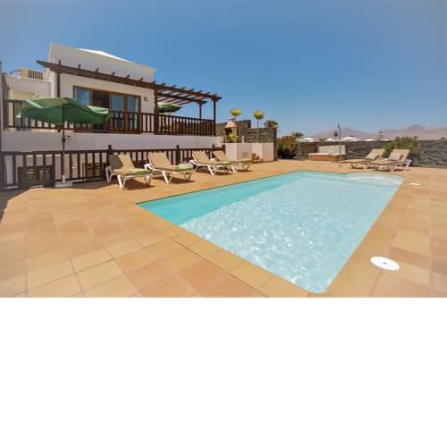 fully fitted villa with a private pool Atlantica