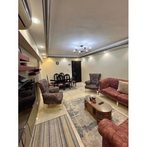 شقة غرفتين مفروشة بالكامل في بالم سيتي Fully furnished 2 bedroom apartment in Palm City