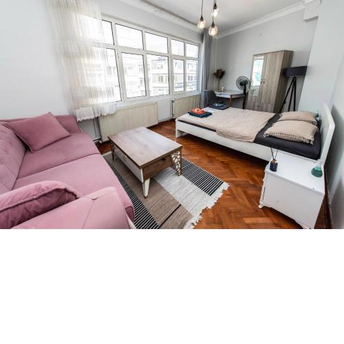 fully furnished,4 bedroom ventilated apartment in kadikoy