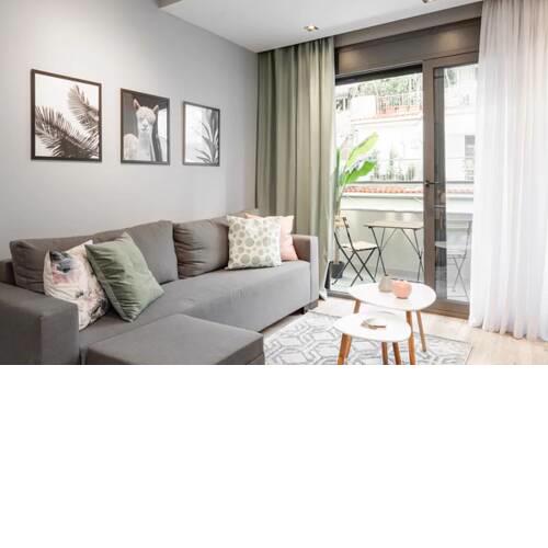 FULLY RENOVATED APARTMENT