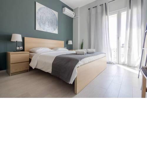 Fully renovated apt with 4 bedrooms in city center