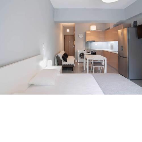 Fully renovated studio in the city center for 3ppl