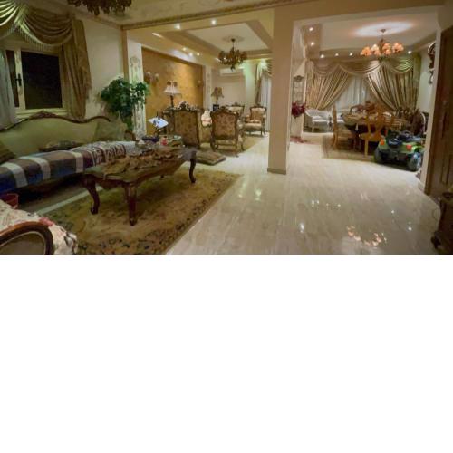 شقه للايجار بفرش وتشطيب سوبر لوكس Furnished apartment for 5 people, great finishing, new furniture, fully equipped, air conditioning in each room and 2 bathrooms