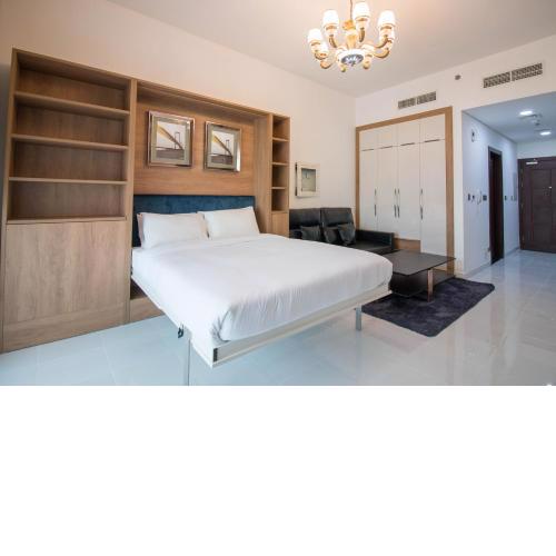Furnished Studio, Close to all Amenties! - Resortz 11