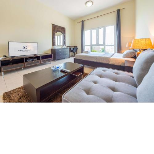 Furnished Studio only 10 mins drive to the mall - KSLV