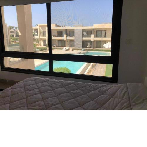 G cribs 2 BR sharing Pool