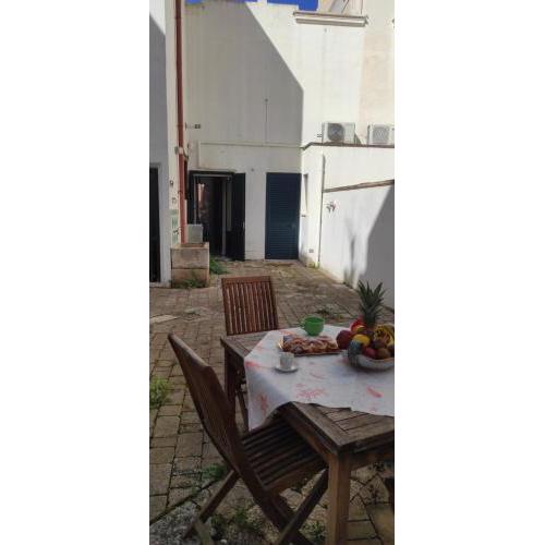Gallipoli central house con cortile