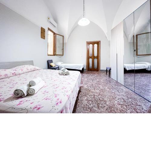 Gallipoli typical house - by Click Salento