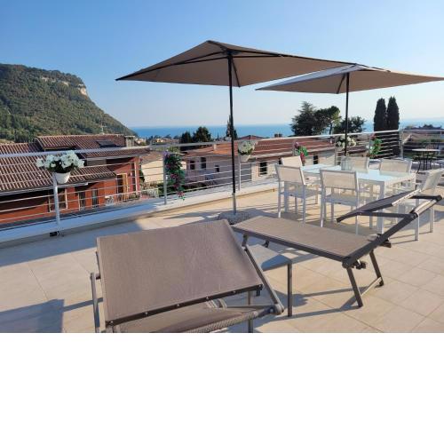 Garda view - Nuovo appartamento con solarium vista lago