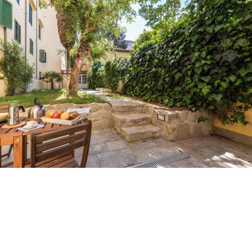 Garden Charming Niche