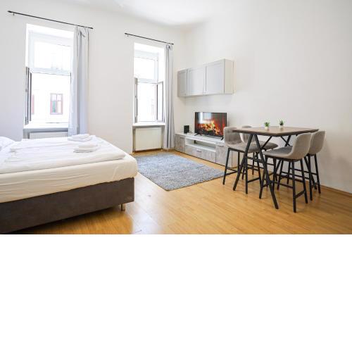 Garden-Eden Apartment
