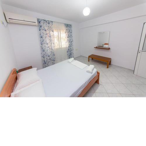 Garden Villa Sarande Apt-2