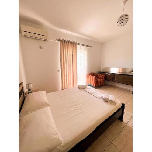 Garden Villa Sarande Apt-5