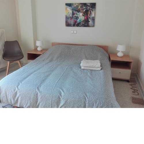 Gazi-Keramikos Metro Apartment