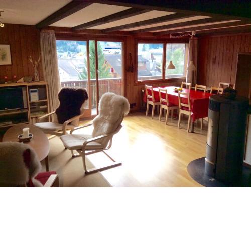 Gemütliche Dachwohnung im Chalet mit Bergblick