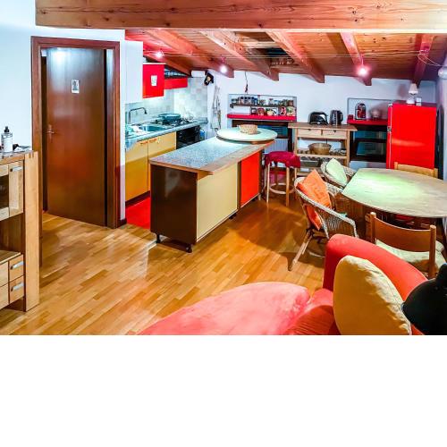 Gemütliches Apartment mit 2 Schlafzimmern und 1 Wohnzimmer in Riva Altstadt