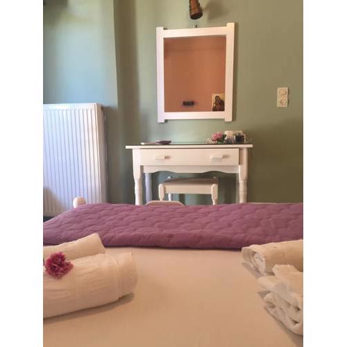 Georgakis George Rooms