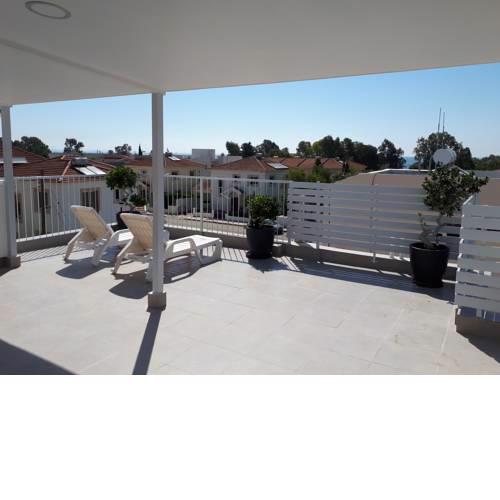 George Roof Garden Apartment