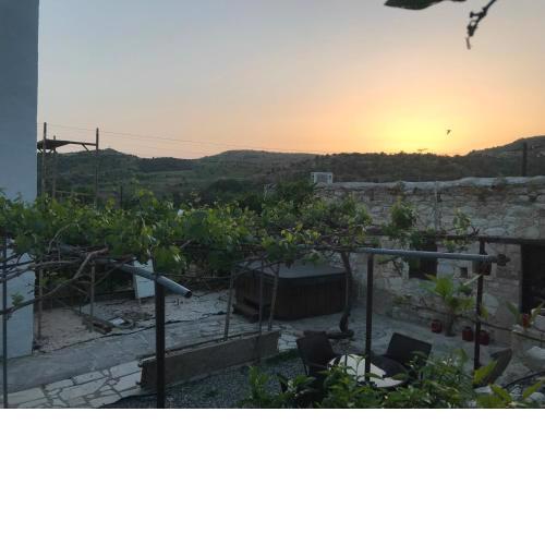 Georgios Retreat. Quaint stone house.