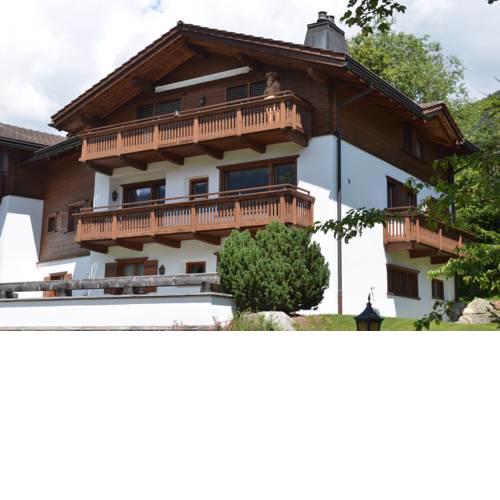 Geräumiges Apartment am prominenten Sonnenhang von Klosters nahe Zentrum