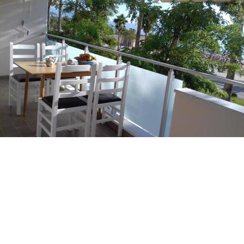 Gero Balcony Apartment