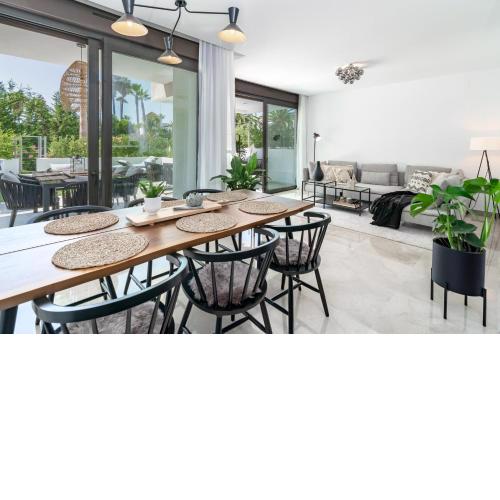 GG- Modern townhouse, families & couples only