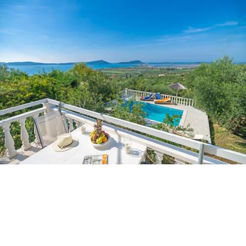 Gialova Villa Sleeps 2 Pool Air Con WiFi