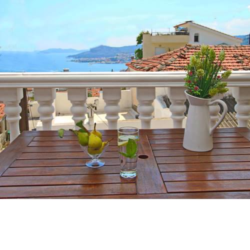 Giannis Apartment
