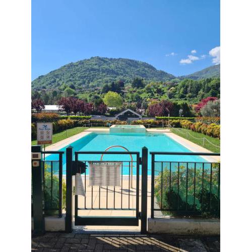 giardino e piscina apartment