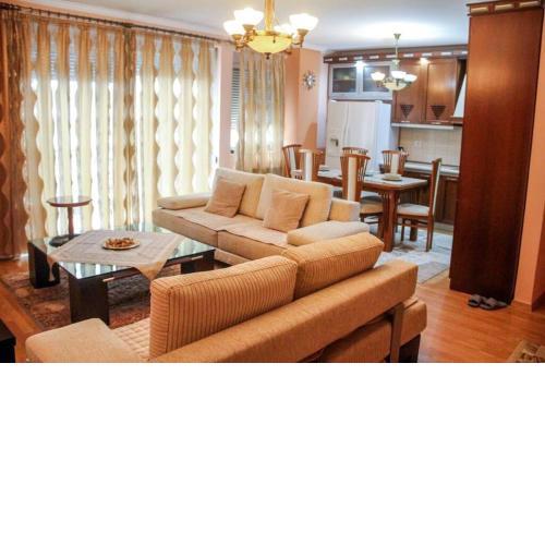 Gino's Apartments