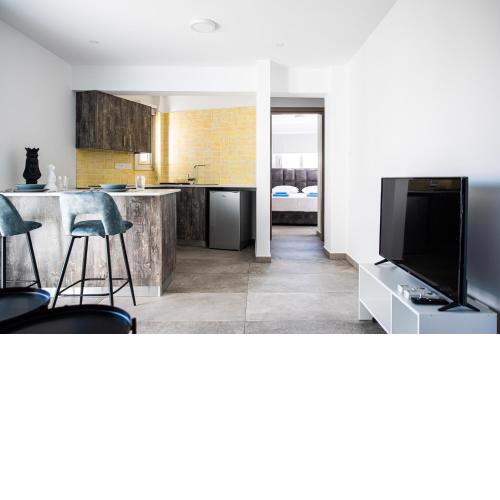 Gisele Hotel Apartments