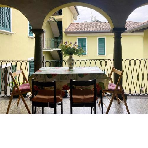 GIUMELLO - Traditional apartment in an antique building near Como lake