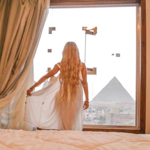Giza pyramids Hills