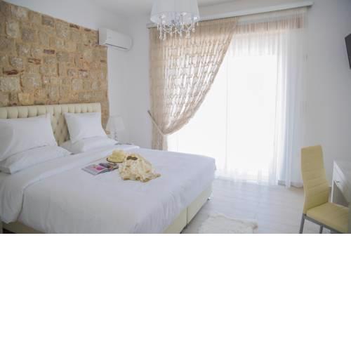 G&K Stones Suites