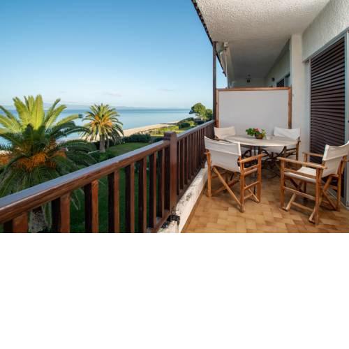 Glaros Beachfront apartment in Hanioti
