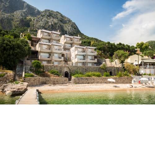 Glyfa Beach Villas