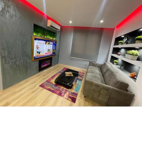 Gold Apartment