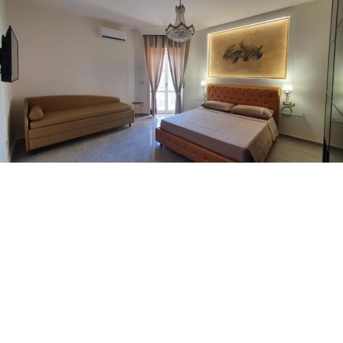 GOLD SUITE